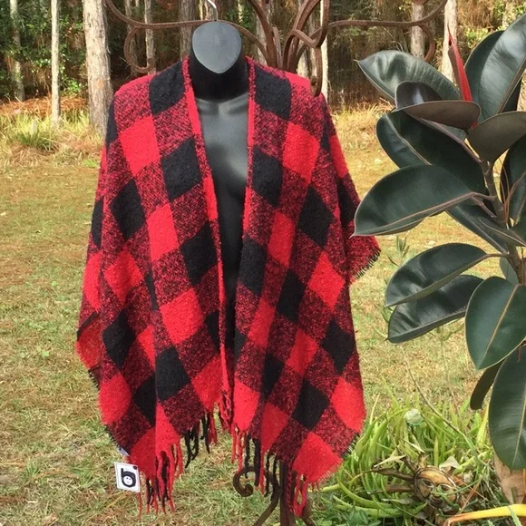 🌹NWT So Awesome Poncho / Wrap One Size Fits All Wardrobe Closet Must Have 🌹 - Picture 2 of 7